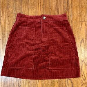 ❤️ H&M Burgundy Corduroy Mini Skirt | Size 6 ❤️